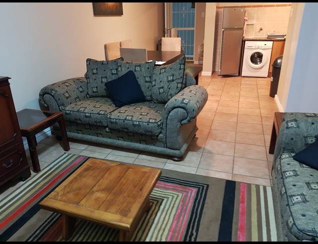 3 bed property to rent in ILLOVO BEACH